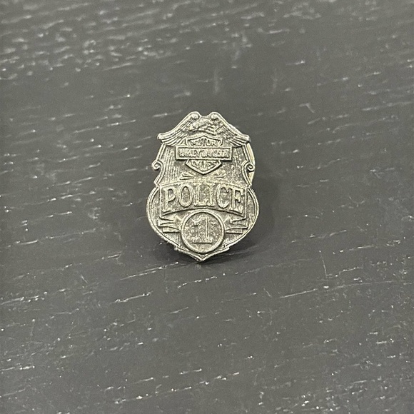 Harley-Davidson Police Pin - Picture 1 of 4